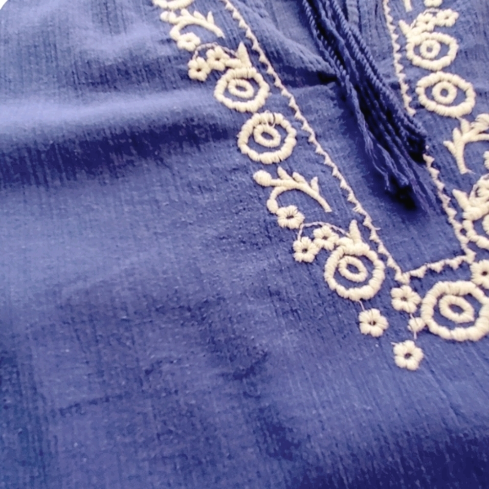 Gap Sleeveless Tank Embroidered Design - Picture 5 of 7